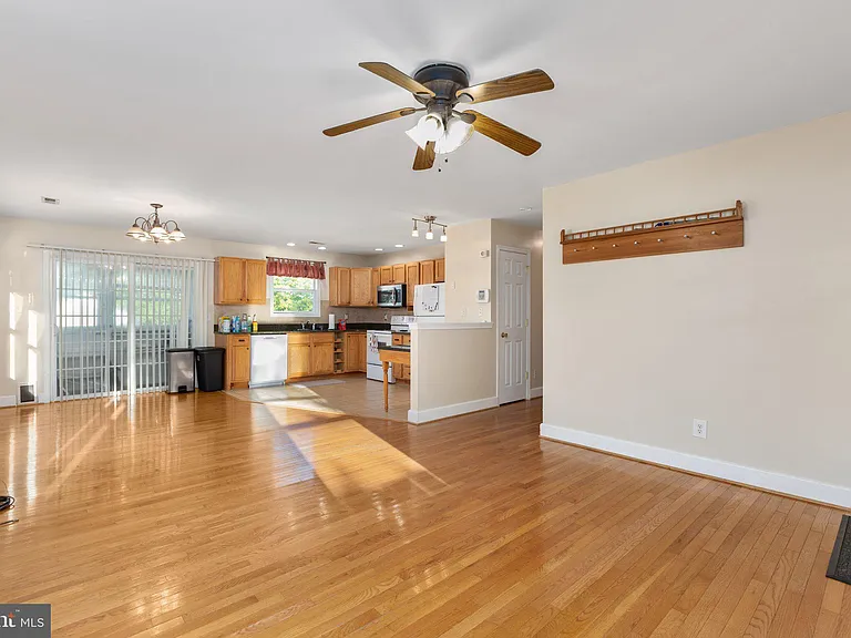 621 Wolfe St #A — Photo 1