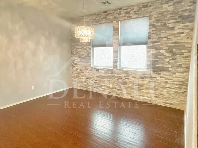 51 S 57th Pl — Photo 10