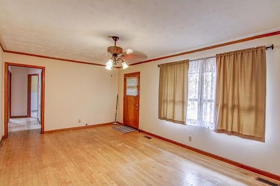 2nd image of 1516 Irene St
