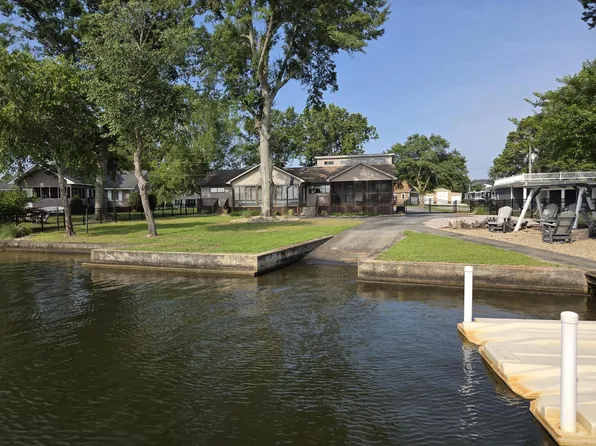 1651 Waters Edge Dr, Summerton, SC 29148