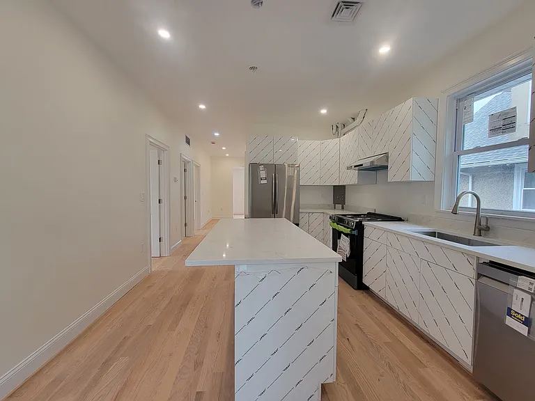 14 Chapman St #2 — Photo 17