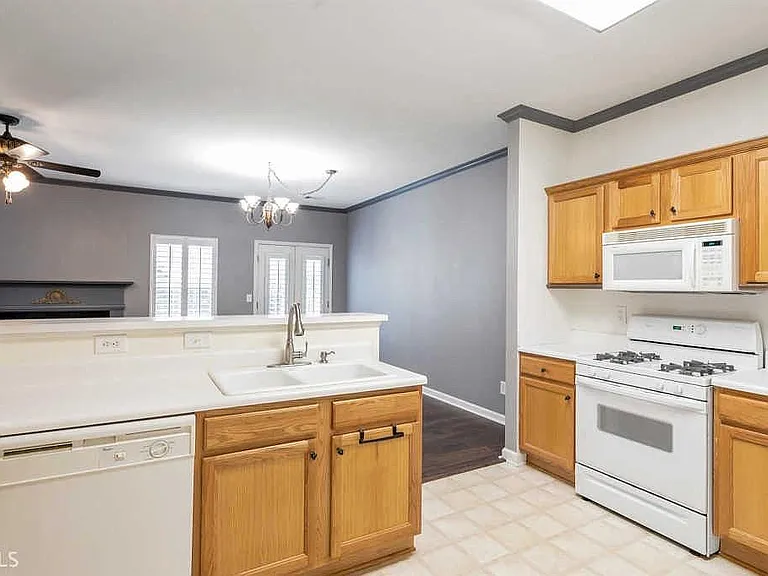 4205 Rogers Creek Ct — Photo 16