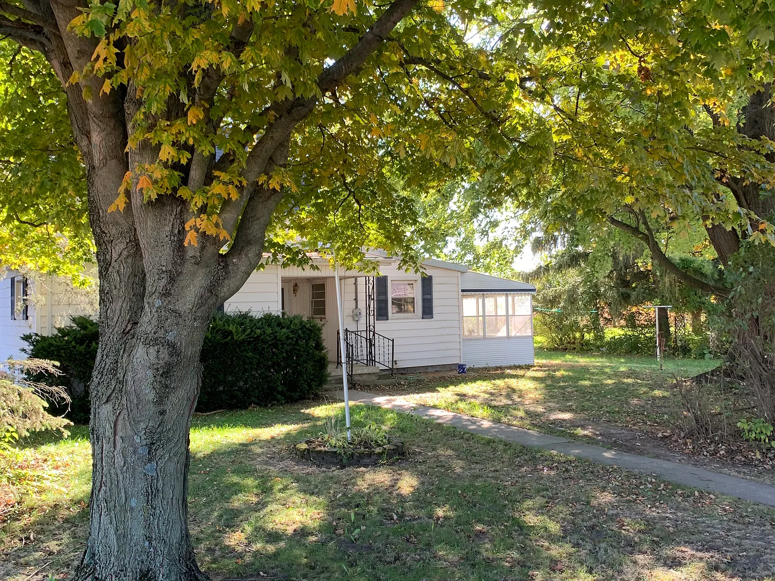 3 bed, 1100 sqft, $1,275 — Photo 3