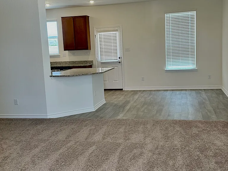 7530 Fishbowl Ln — Photo 4