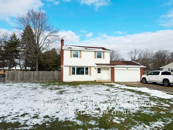 2087 Tulip Ln, Jenison, MI 49428