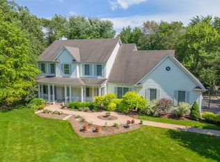 32W595 Oak Lawn Farm Rd, Wayne, IL 60184