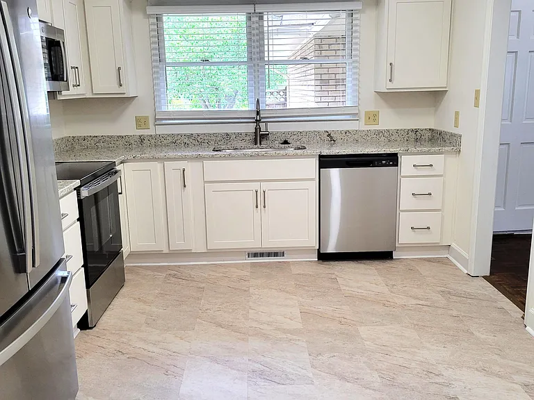 102 Wimbledon Dr — Photo 10