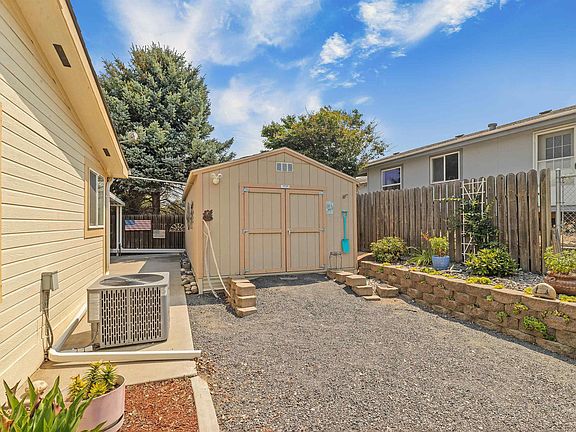 3rd image of 3005 Juniper Dr