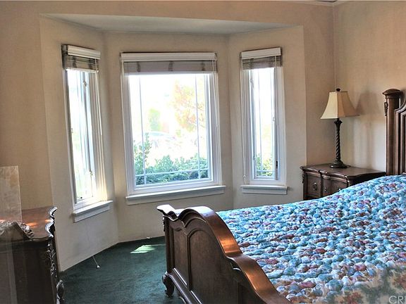 3rd image of 14017 Sylvan St