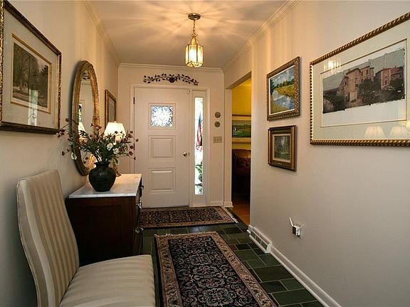 5th image of 4851 Carey Ct