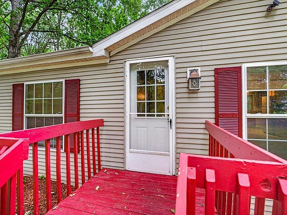 3rd image of 3880 Sandhill Ct