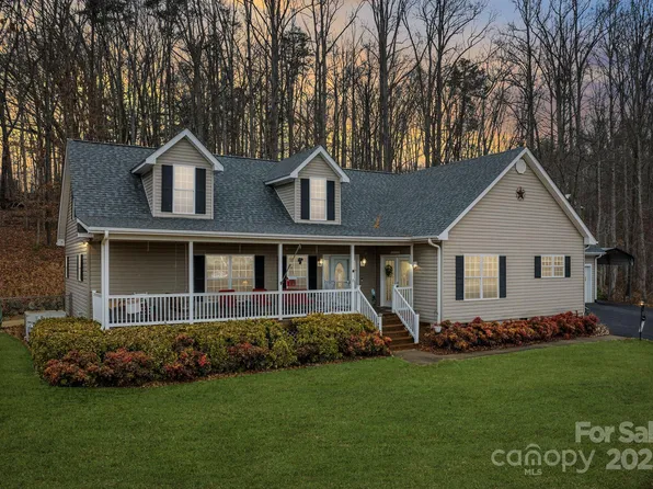 75 Pine Tree Dr, Candler, NC 28715