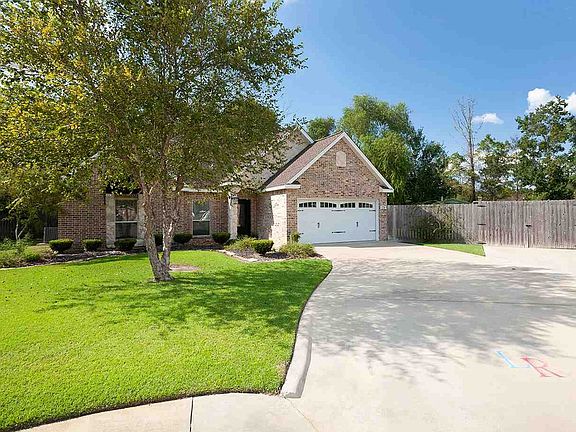 2nd image of 124 Parkway Oaks Dr