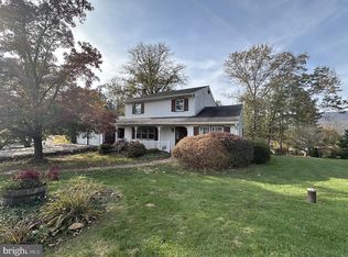 9 Foxfire Rd, Lewistown, PA 17044