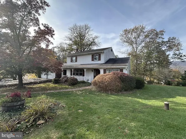 9 Foxfire Rd, Lewistown, PA 17044