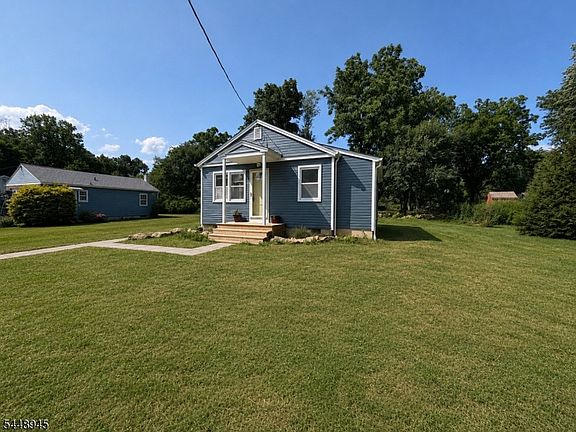 2nd image of 6 Maple Ln