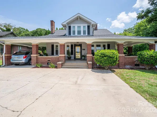 724 N Aspen St, Lincolnton, NC 28092