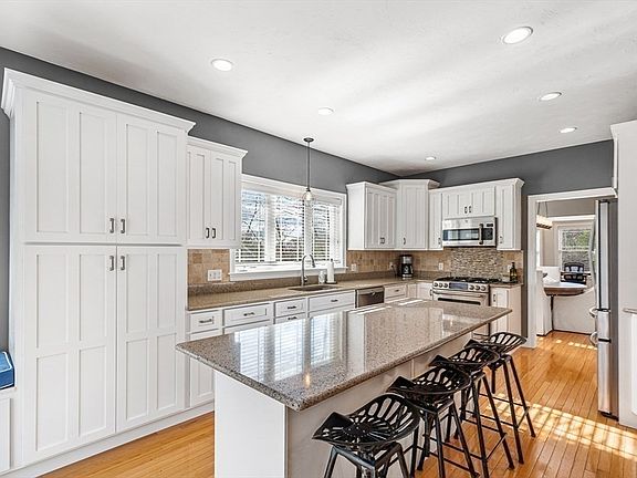 3rd image of 53 Ridge Rd