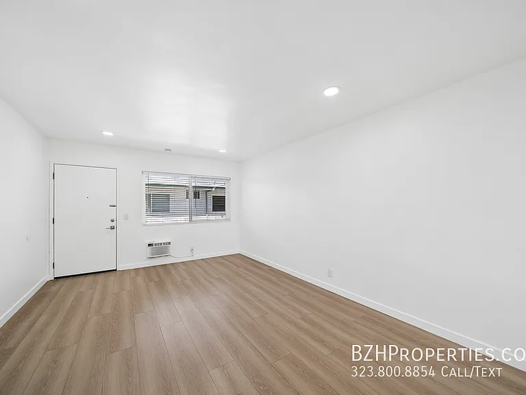 252 S New Hampshire Ave — Photo 15