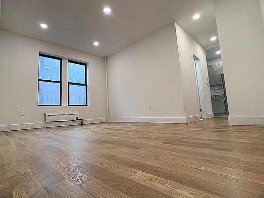 3rd image of 67 Morton St APT 4B