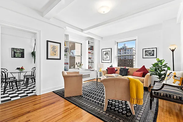 Sold by Compass | media 9