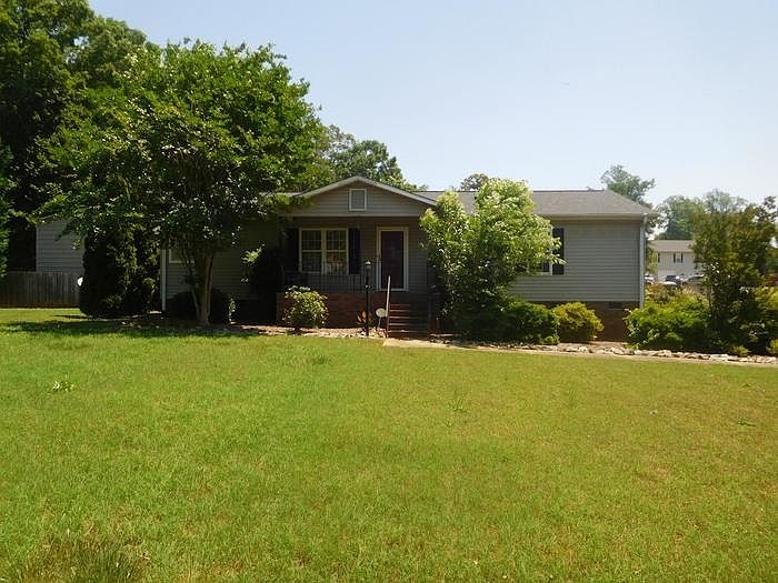 1st image of 206 Hazeleen Ave