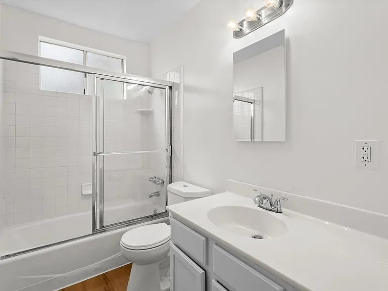 4458 Woodman Ave #2 — Photo 13