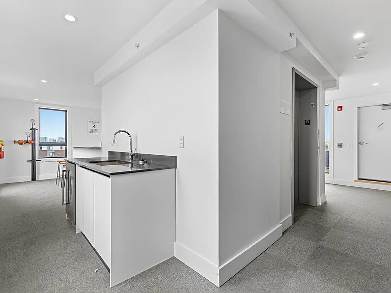 472 W Broadway #202 — Photo 28