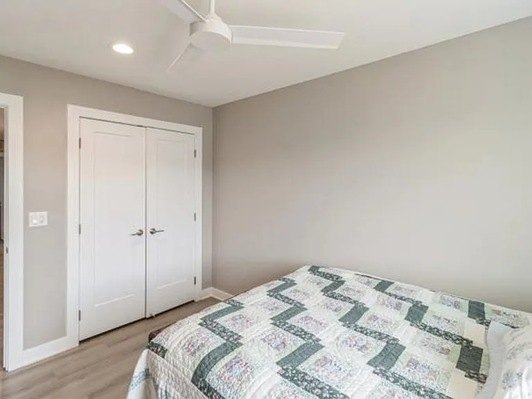 2337 SE Sydney Ln — Photo 10