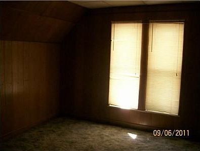 3rd image of 607 W Gift Ave