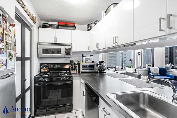Rented by Anchor Associates | media 2