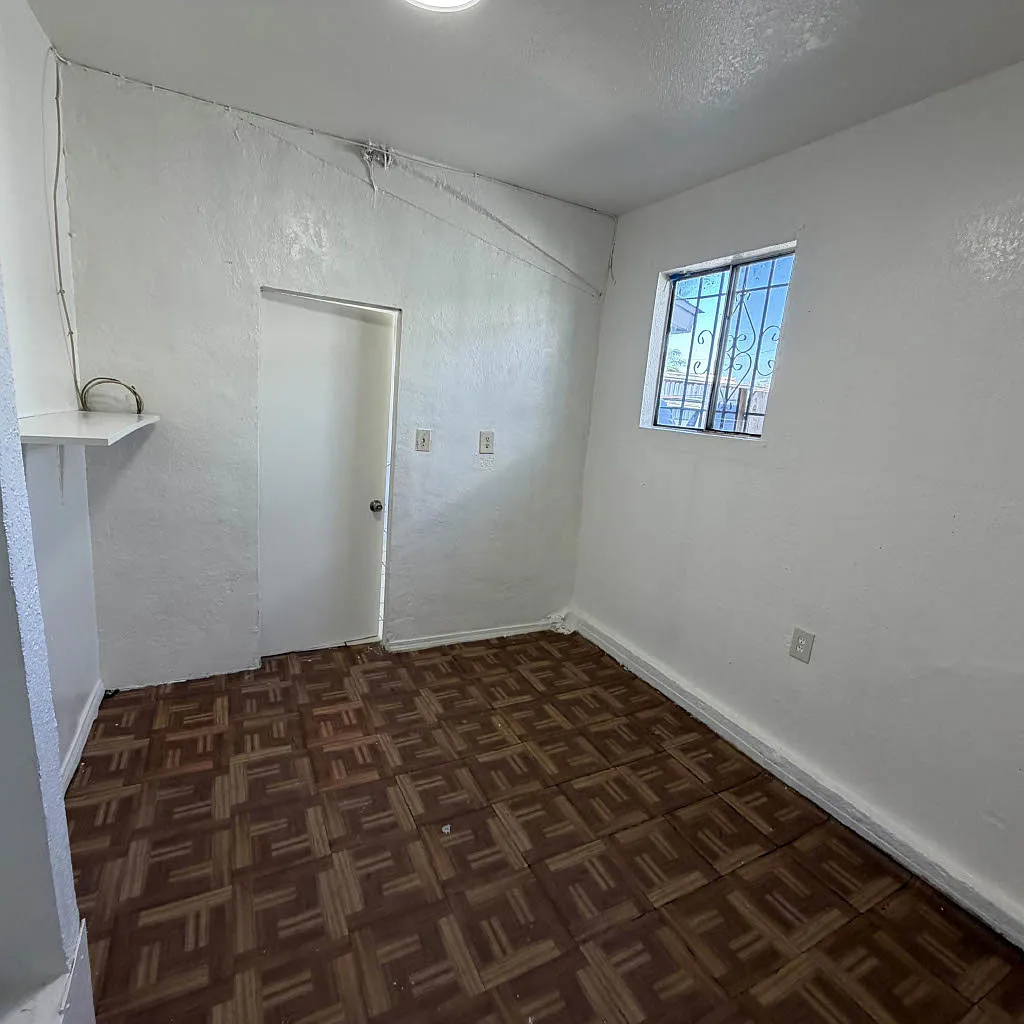 1 bed, 300 sqft, $1,299 — Photo 2