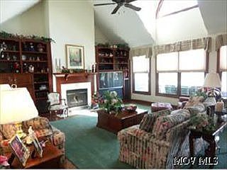 3rd image of 458 Skyview Dr