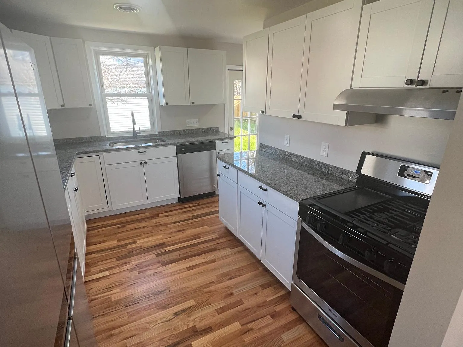 3 bed, 1200 sqft, $1,815 — Photo 4