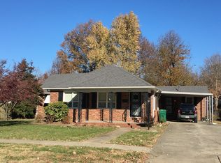 1006 E Commercial St, Charleston, MO 63834