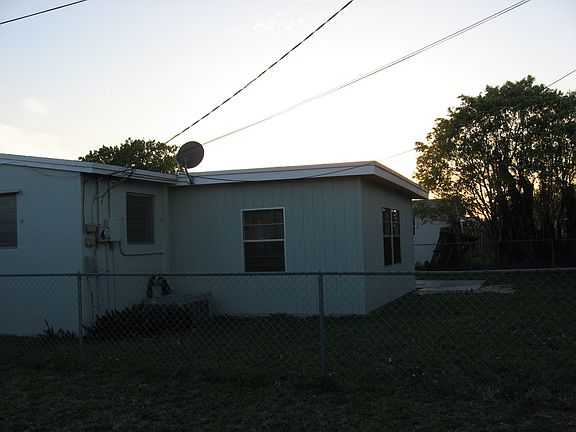 3rd image of 911 NE 58th St