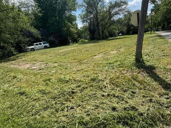 1445 N 55th St, East Saint Louis, IL 62204