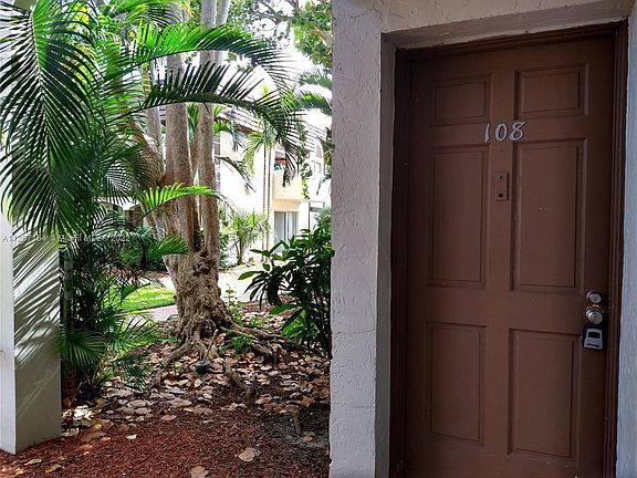 4th image of 6181 NW 57th St APT 108
