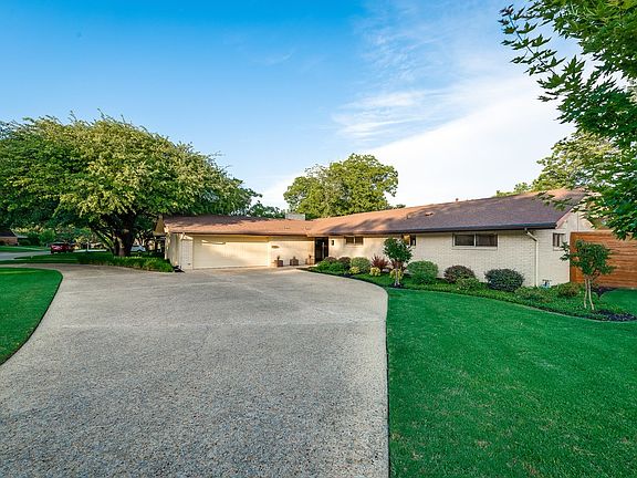 3rd image of 3729 Summercrest Dr