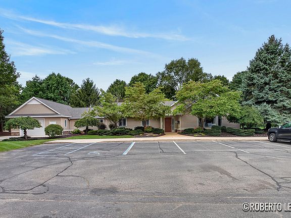 2nd image of 7520 Crooked Creek Dr SW