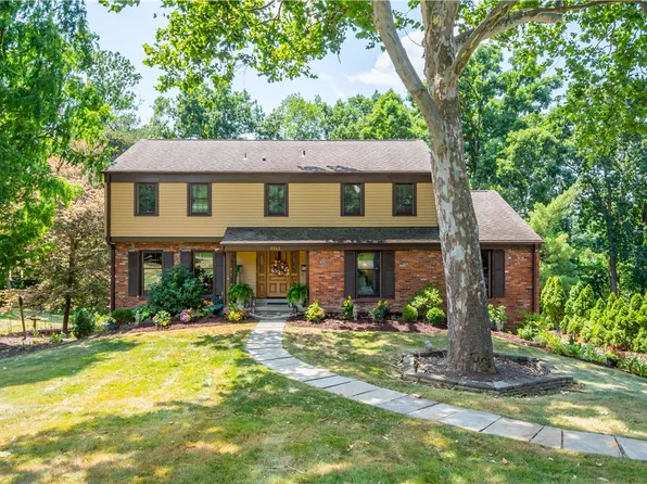3363 Brookdale Dr, Pittsburgh, PA 15241