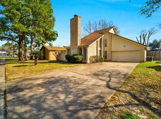 8010 Bayou Forest Dr, Houston, TX 77088