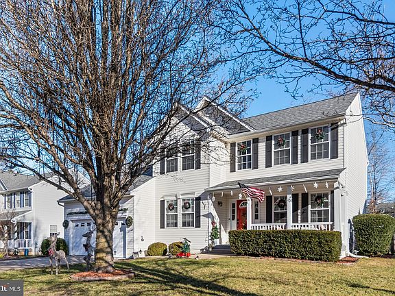 3rd image of 45842 Kingfisher Ct