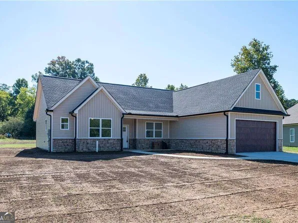 316 Larkspur Dr SW, Calhoun, GA 30701