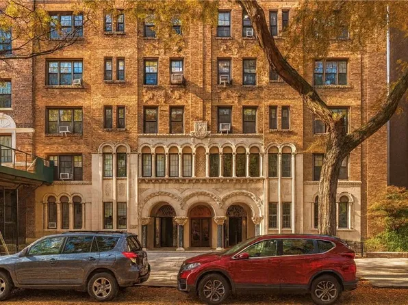 70 Remsen Street image 2 of 9