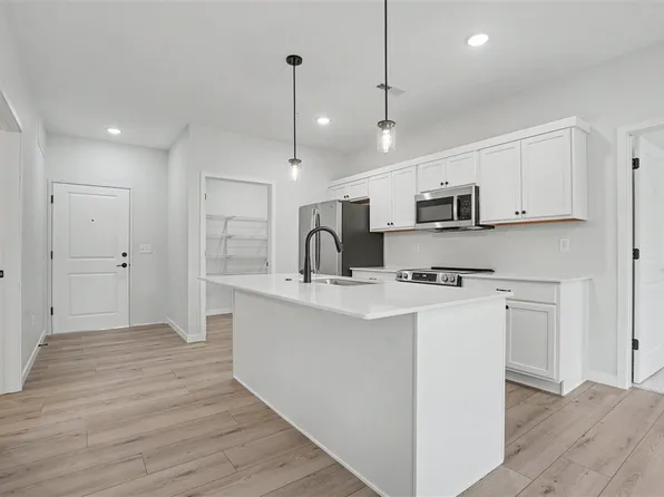 4428 Deer Creek Rd #206, Iowa City, IA 52246