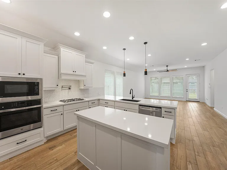 7420 Caprock Canyon Ln — Photo 8