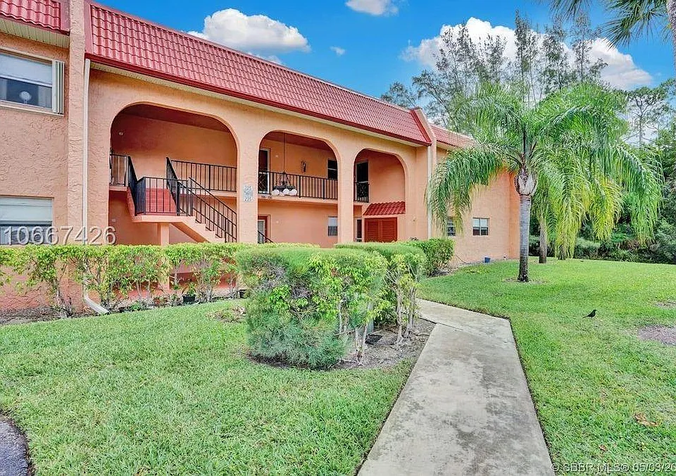 235 Lake Dora Dr #235