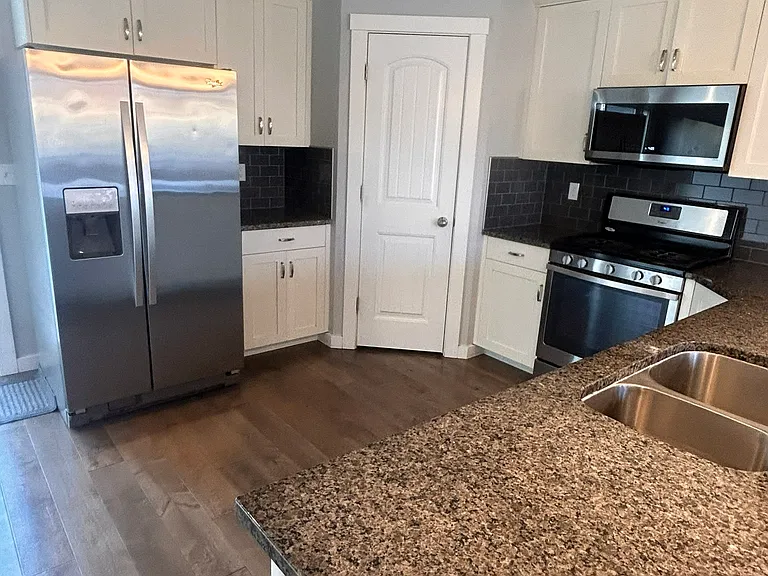 2070 Kelly Dr — Photo 4
