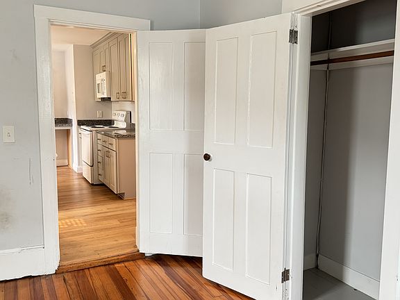 4th image of 3 Willard Pl #5